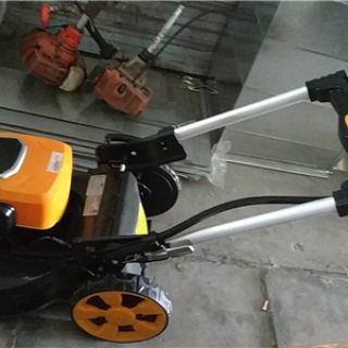 82V5AH鋰電池草坪機(jī)，20寸加厚鋼底盤，帶自走功能，靜音環(huán)保高效